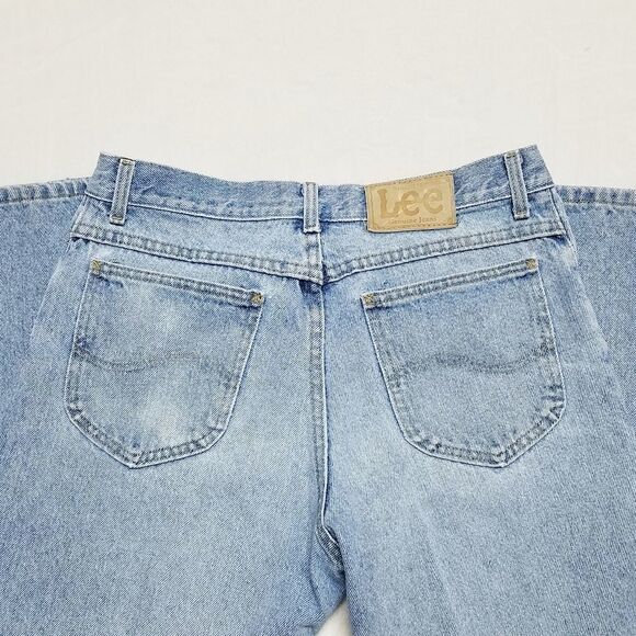VINTAGE Lee Light Wash Cropped High Rise Jeans - Picture 9 of 12